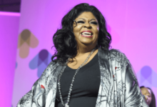 Kim Burrell Net Worth